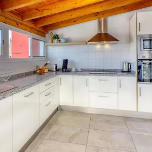 Big Terraced House, 100m To The Beach, With Bbq And Sea View Guincho (Tenerife)